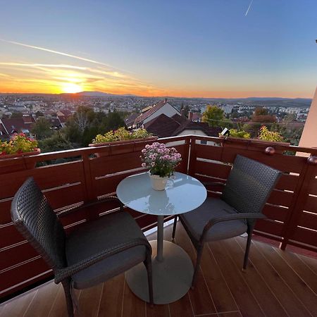 Bellavista 1 Apartman เอ็กเกอร์ ภายนอก รูปภาพ
