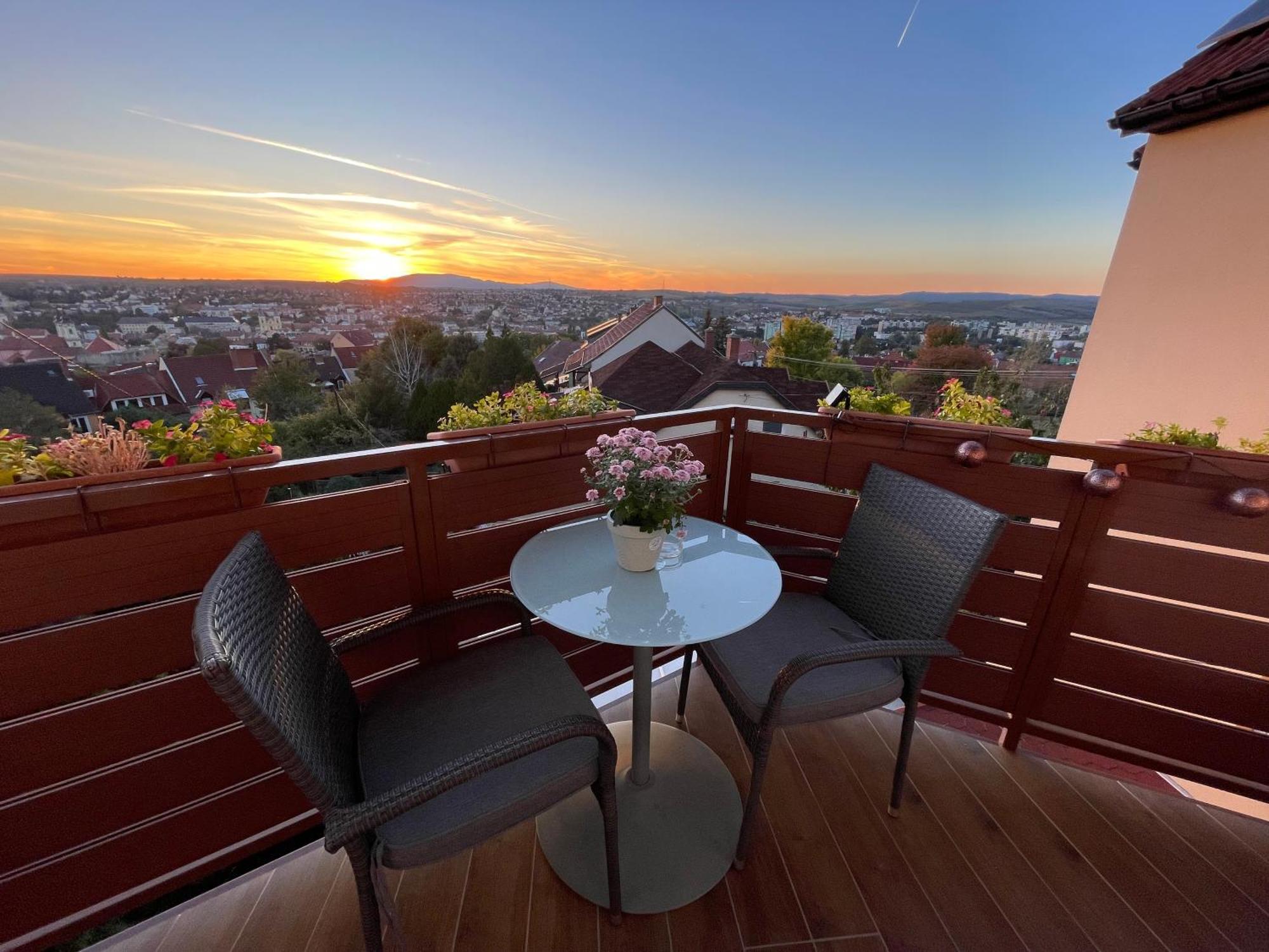 Bellavista 1 Apartman เอ็กเกอร์ ภายนอก รูปภาพ