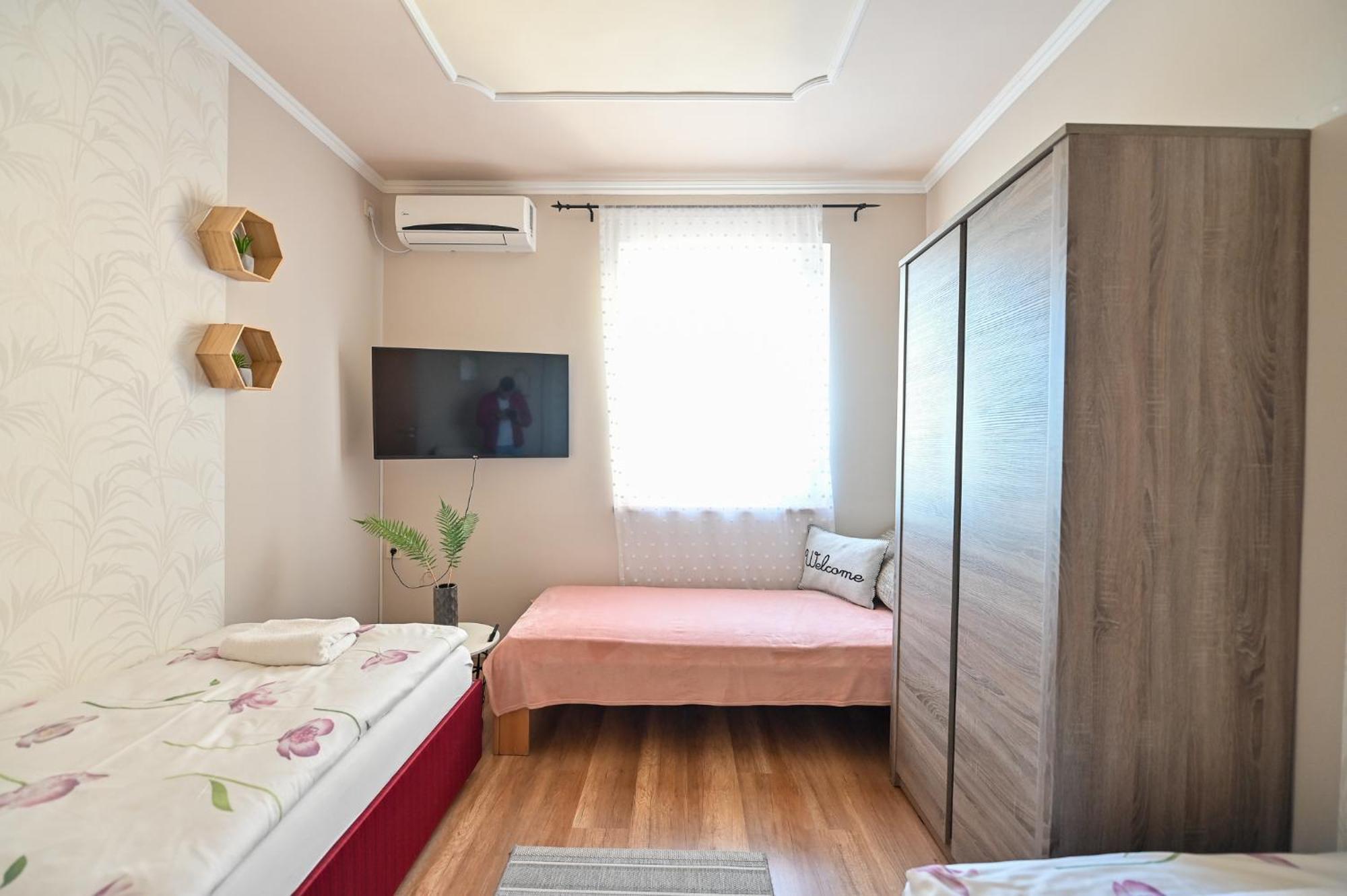 Bellavista 1 Apartman เอ็กเกอร์ ภายนอก รูปภาพ
