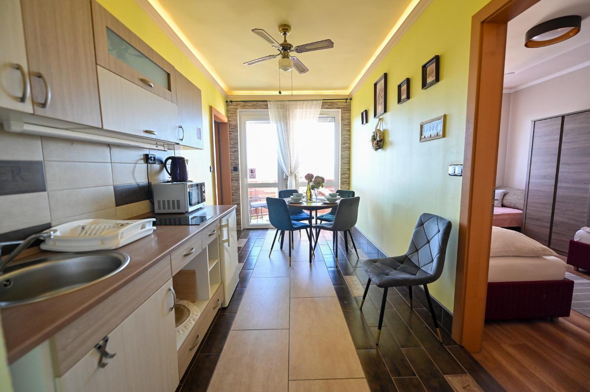 Bellavista 1 Apartman เอ็กเกอร์ ภายนอก รูปภาพ
