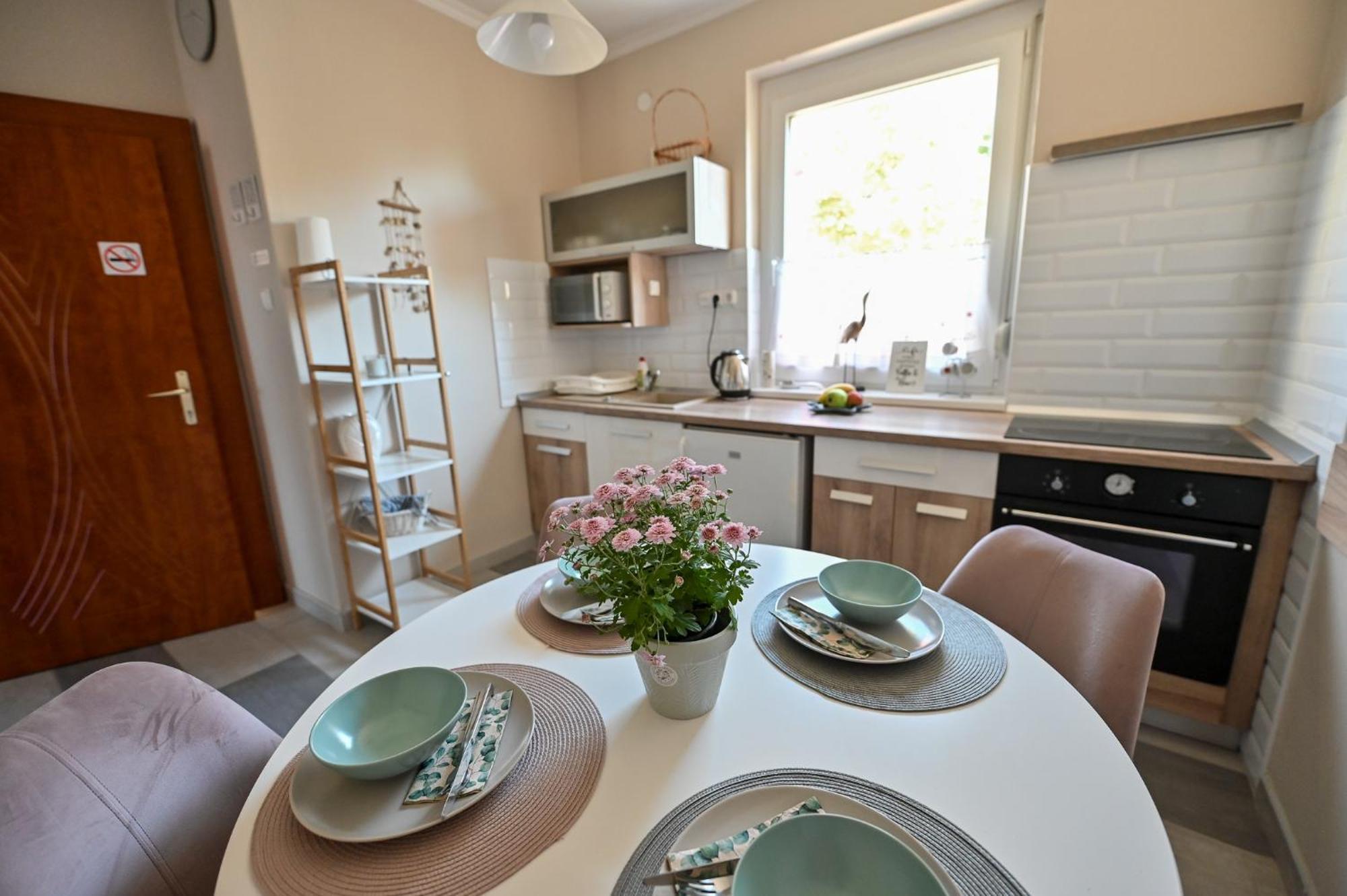 Bellavista 1 Apartman เอ็กเกอร์ ภายนอก รูปภาพ