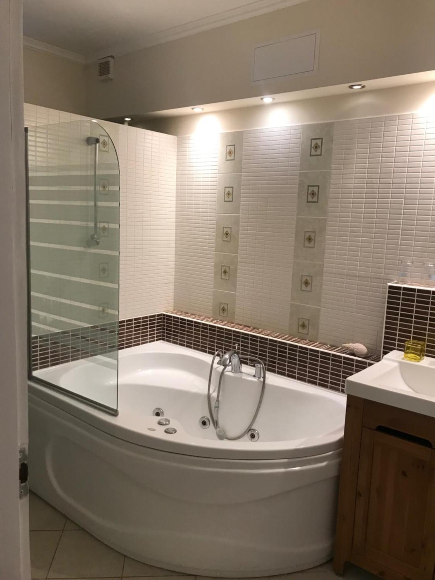 Bellavista 1 Apartman เอ็กเกอร์ ภายนอก รูปภาพ
